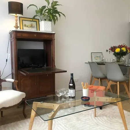 3 Pieces Calme 20 Mn Tour Eiffel 5 Mn Versailles Apartment